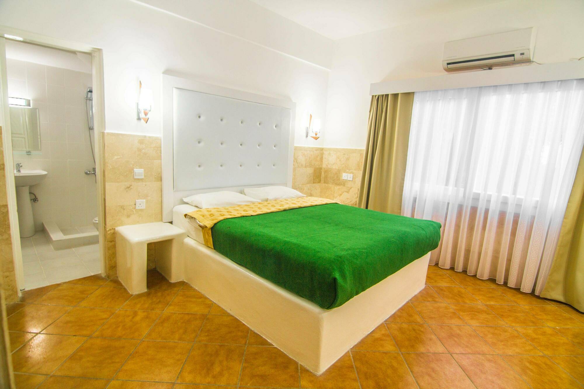 The Pine Bay Club Otel Girne Dış mekan fotoğraf